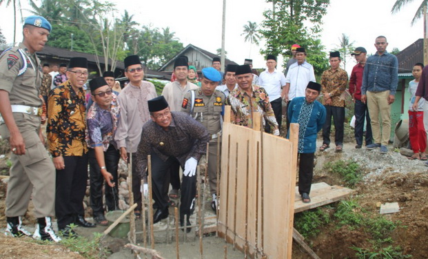 Peletakan batu pertama pembangunan Masjid Raya Talang.