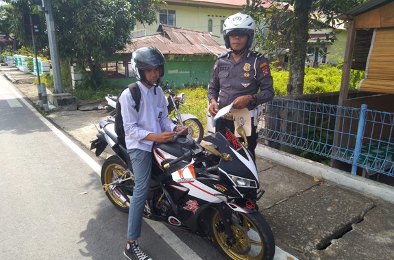 Penertiban surat-surat dan knalot racing di Pessel.