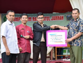 Penyerahan reward umrhah.