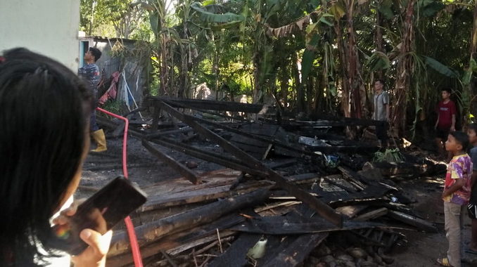 Rumah warga yang habis terbakar