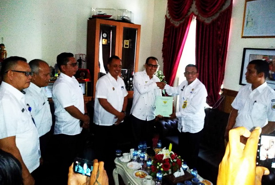 Serah terima 7 sertifikat untuk Bandara Rokot.