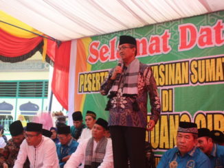 Bupati Gusmal saat memberi sambutan pada Pembukaan Forum Yasinan di Gantung Ciri.