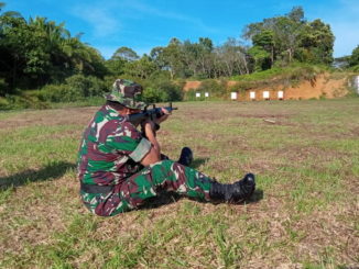 Latihan menmbak di Koramil Sipora, Mentawai.
