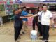 Ali Tanjung menyerahkan disinfektan untuk Kab. Pesisir Selatan.