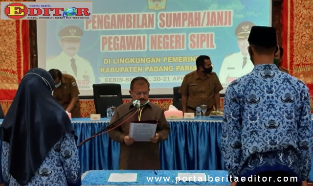 Bupati Ali Mukhni saat melantik ASN Kab. Padang Pariaman.