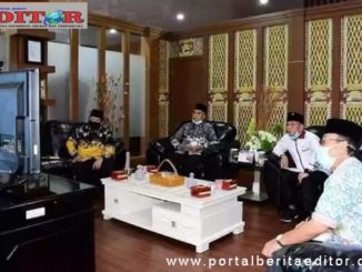 Bupati Musi Rawas, H.Hendra Gunawan mendengarkan Penyampaian BPK RI perwakilan Provinsi Sumatera Selatan Mura Meraih WTP ke 4 kalinya.