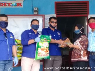 Pembangian bantuan Partai NasDem di Mentawai.