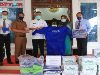 Penyerahan bantuan dari Bank Nagari dalam rangka penanggulamngan dan pencegahan covid-19 di Kabupaten Solok
