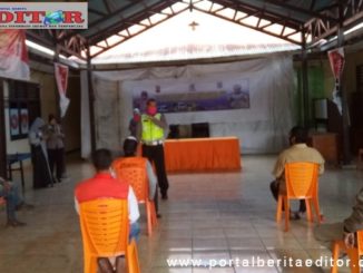 Suasana para pegemudi transportasi Sawahlunto saat melakukan pendaftaran di Polres Sawahlunto.