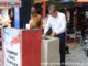 Wako Riza Falepi mencuci tangan di salah sati wastafel di Pasar Kota Payakumbuh.