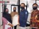 Penyerahan bantuan kepada honorer di Kota Pariaman.