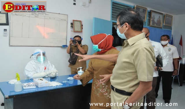Gubernur Sumbar saat meninjau Tes Swab yang dilaksanakan Organda Sumbar.