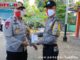 Kapolda Sumbar saat memberi bantuan.