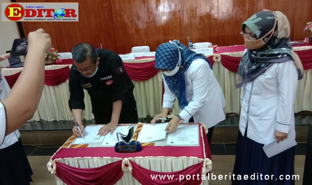 Penandatangan berita acara kegiatan.