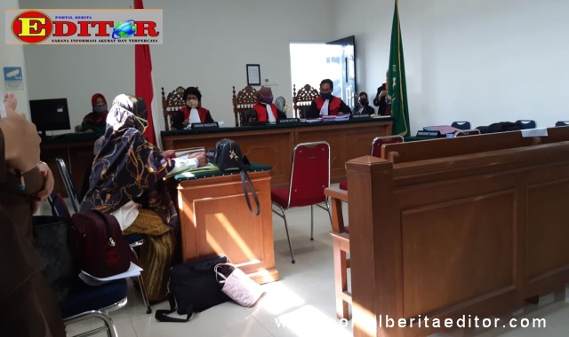 Sidang pertama sengeketa IKA versus Gubernur Sumbar.