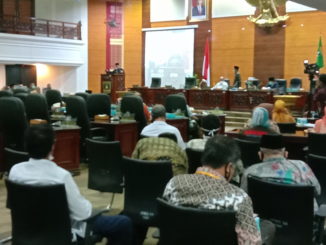 Suasana hearing DPRD Sumbar dengan Gubernur Sumbar.
