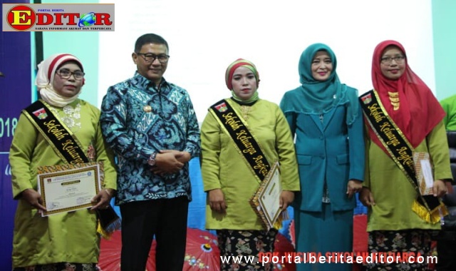 Wako Ramlan bersama pegiat Sekolah Keluarga.