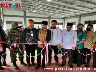 Pemotongan pita dibukanya pelatihan pertanian di BLK Komunitas Tarjun Najah di Nagari Lubuk Gadang Timur Kecamatan Sangir.
