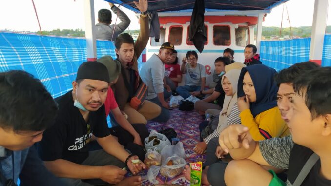 Perjalanan KPU Selayar untuk melaksanakan verfak.