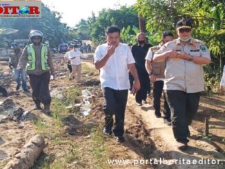 Wagub Nasrul Abit saat mengunjungi daerah terpencil di Pasaman.