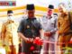 Wako Ramlan Nurmatias tengah memotong pita tannda diresmikannya tiga gedung baru.