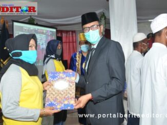 Gubernur Irwan Prayitno menyerahkan SK Remisi Umum buat napi di Sumbar.