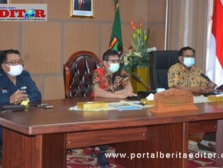Gubernur Irwan Prayitno saat berbicara dalam rapat melalui vidcom.