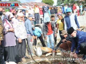 Peletakan batu pertama pembangunan mesjid di Koto Laweh.