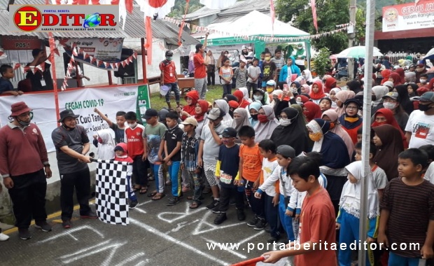 Pengibaran bendera start jalan santai.
