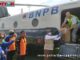 BNPB serahkan bantuan logistik bencana kepada Bupati Irfenfi Arbi.