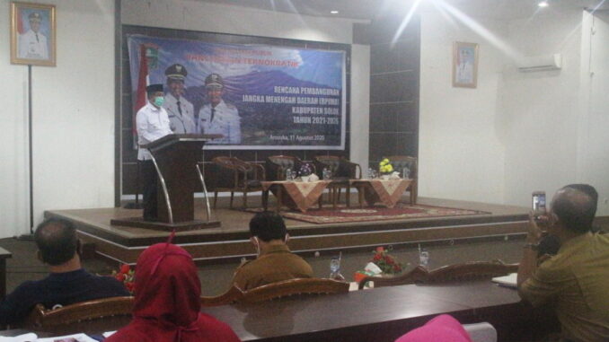 Konsultasi Publik Rancangan Teknokratik RPJMD 2021-2026, di Ruangan Solok Nan Indah Arosuka.