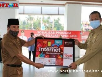 Launching Kartu Perdana Internet Merdeka di Kota Pariaman.