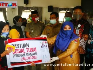 Penyerahan KKS program Sembako kepada 170 KPM.