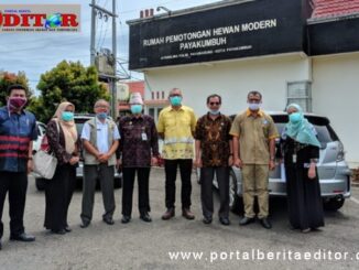 Kesmevet Kementrian Pertanian RI bersama Kadis Pertanian Propinsi dan Wako Payakumbuh dan Kadis Pertsnian Payakumbuh Devi Sastra.