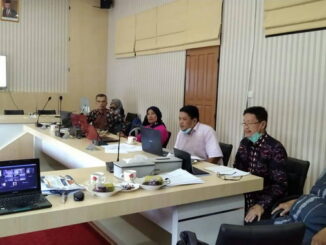 Dewan Juri Lomba Kesejarahan dari Rumah yang digelar oleh BPNB Sumbar saat menilai para peserta.