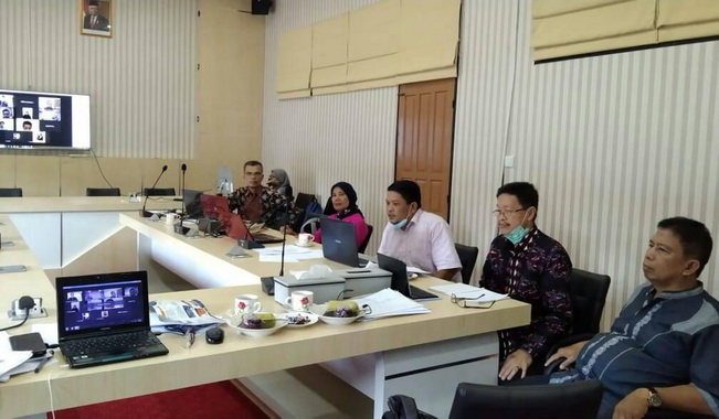 Dewan Juri Lomba Kesejarahan dari Rumah yang digelar oleh BPNB Sumbar saat menilai para peserta.