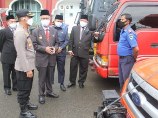 Pjs. Bupati Pessel saat memberi pengarahan.