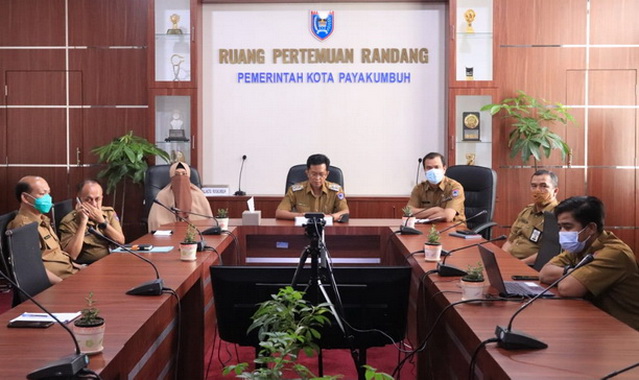 Wawako Payakumbuh dengarkan pandangan umum frakasi DPRD Payakumbuh terhadap RAPBD Payakumbuh 2021.