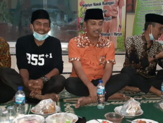 Khairunas saat syukuran masyarakat Lubuk Gadang.