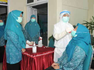 Tes swab yang dilaksanakan TP PKK Prov. Sumbar.