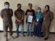 Dua remaja di garuk Pol PP Payakumbuh saat asik menghisap lem.