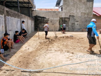 Goro membangun lapangan pickleball di Pasir Putih.