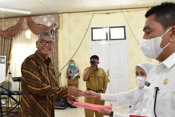 Wako Payakumbuh serahkan SK. Pegawai PPPK.