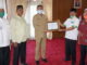 Walikota Pariaman dapat penghargaan dari Baznas Pusat.