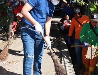 Wawako Payakumbuh pimpin goro bersama dalam rangka peringatan hari peduli sampah Nasional 2021.