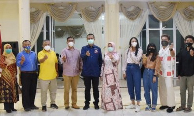 Genius Umar bersama blogger nasional.