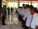 Gubernur Mahyeldi saat melantik Ketua Perwanaliko.