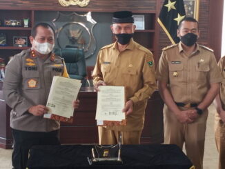 Gubernur dan Wagub bersama Kapolda Sumbar.
