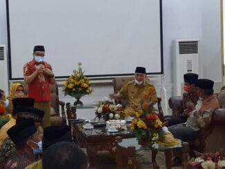 Pertemuan Gubernur Sumbar dengan ninik mamak Sungai Pagu dan Kambang.