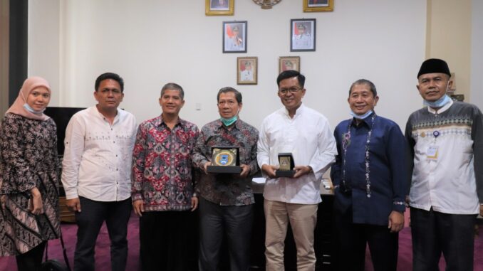 Wawako Payakumhuh bersama Rombongan Rektor ISI Padangpanjang.